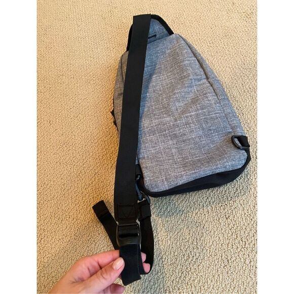 Herschel Supply Co. Heritage Shoulder Bag - Picture 5 of 6